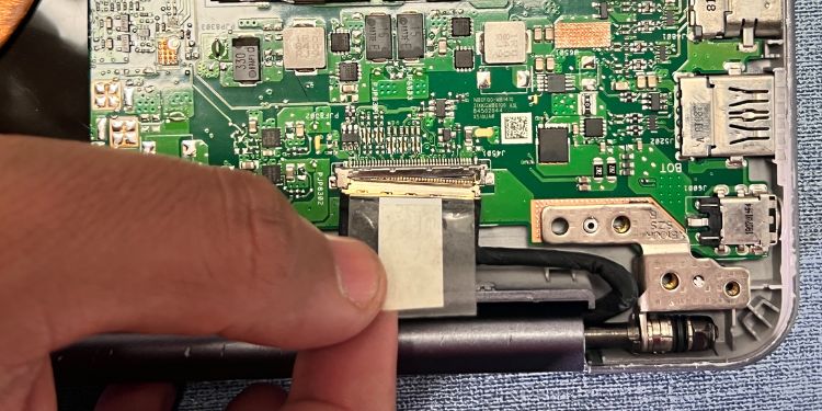 reconnect display cable
