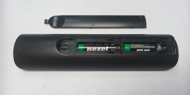 remove-battery-compartment-from-samsung-remote