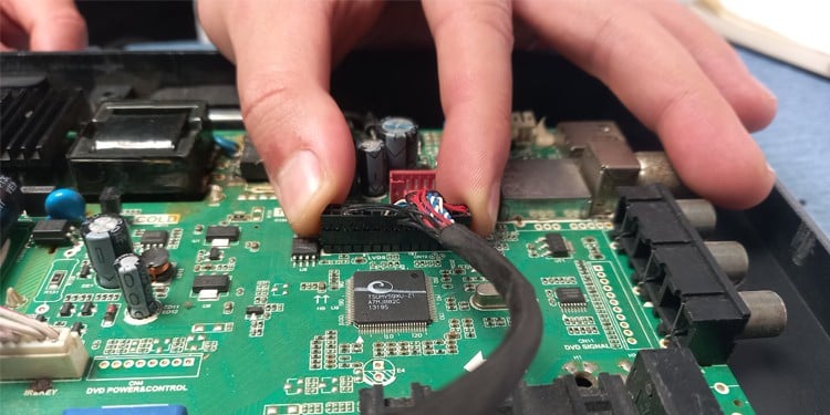 remove-lvds-cable-from-tv-main-board