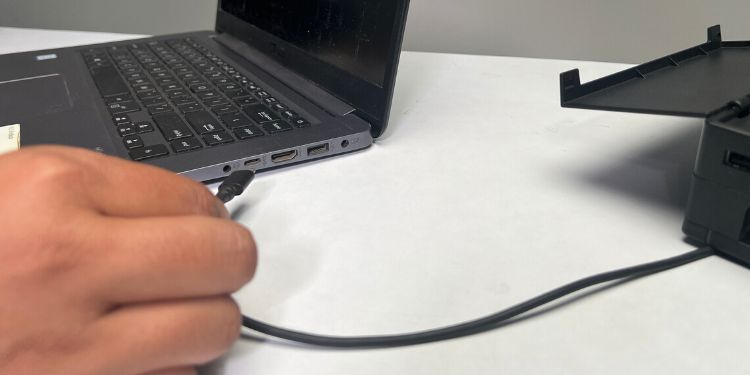 remove usb c cable