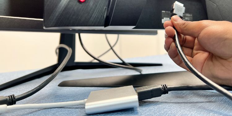 How to Connect Two Monitors to a Laptop (in 5 Steps) 9 secondary monitor connection
