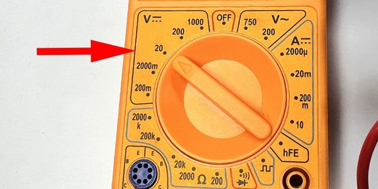 set multimeter to read volt