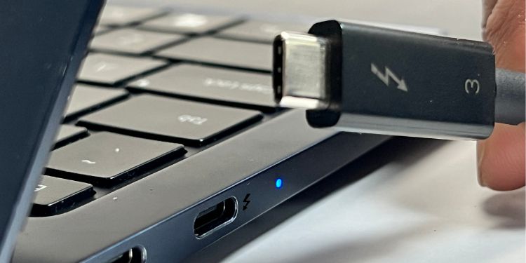 Thunderbolt Vs USB C: What’s the Difference 1 thunderbolt 3 cable and port
