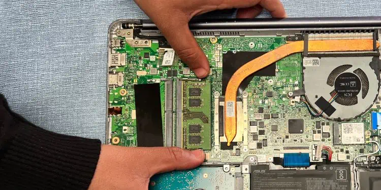 ASUS Laptop Won't Turn On? Try These 8 Fixes 14 unclip-the-ram-sticks