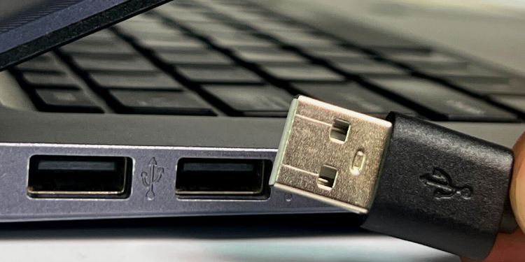USB A Vs USB C - What’s the Difference? 1 usb a port and connector
