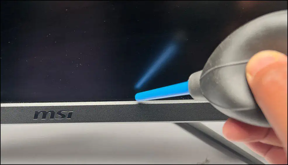 Why Are There Green Lines on Monitor? How to Fix It 13 clean-panel-gaps