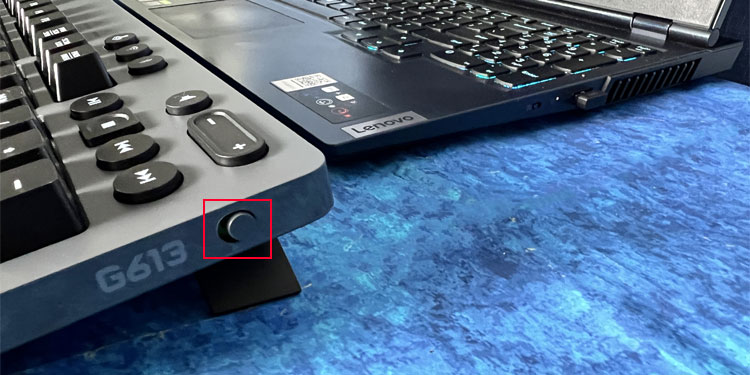 How to Connect a Wireless Keyboard? Step-by-Step Guide 3 on-off-button-keyboard