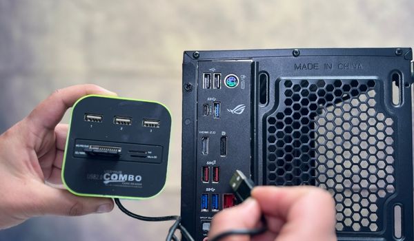 plug in all in one card reader to usb a port in pc
