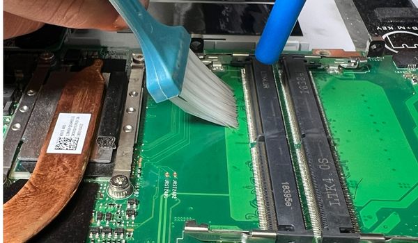 ram slot cleaning