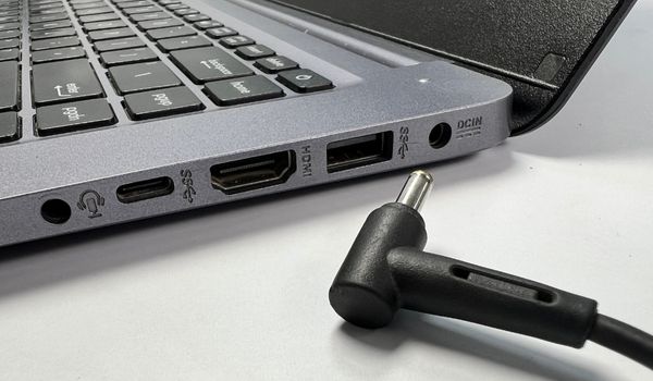 remove power adapter from laptop