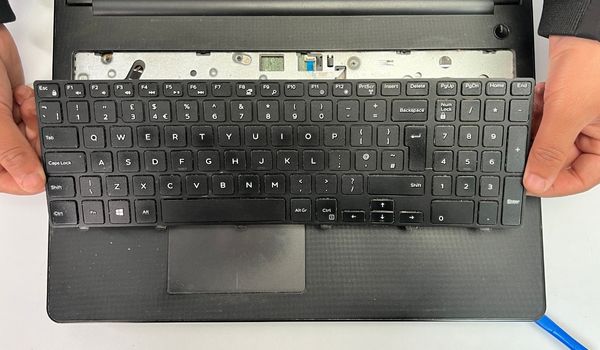 snap back the keyboard panel