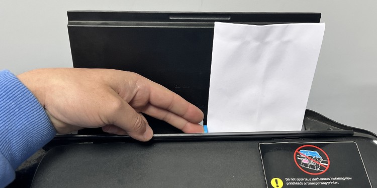 slide-paper-guides-upto-envelopes