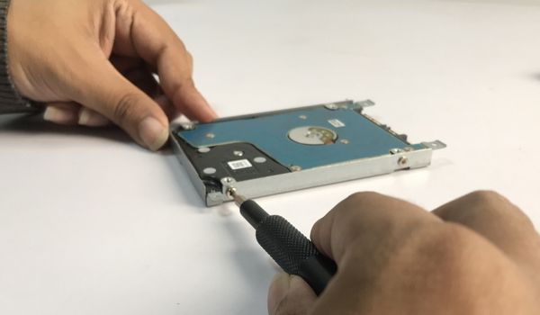 untighten the hdd bracket