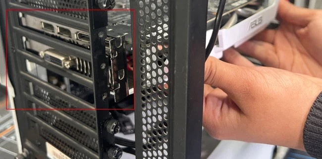 aligning-gpu-metal-bracket