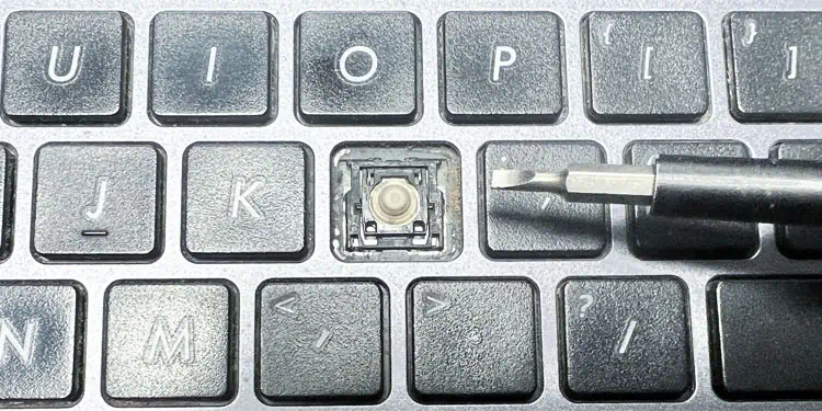 check-retainer-clip-for-damage