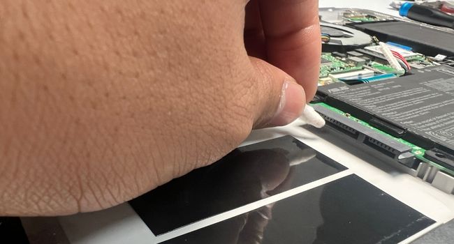 clean sata slot