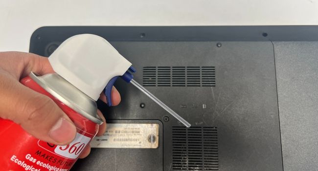cleaning laptop vent