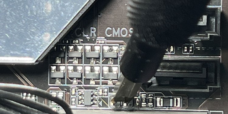 clear cmos pin short circuit