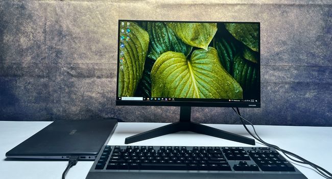 close laptop lid but still use computer