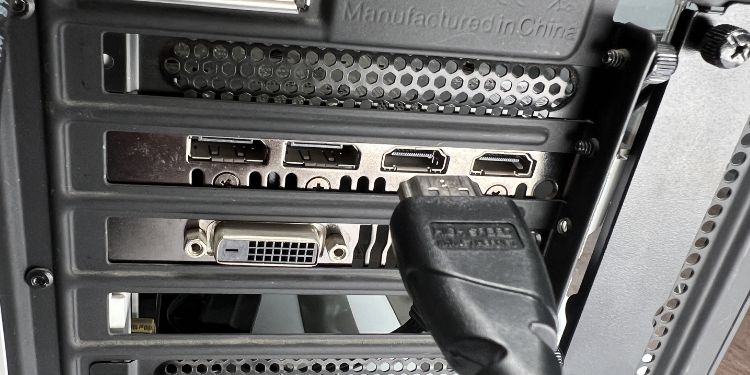connect hdmi cable to dedicated gpu port
