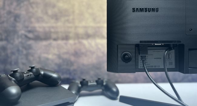 connect to monitor hdmi in