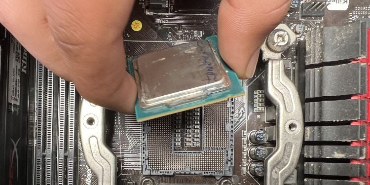 fit back the cpu chip
