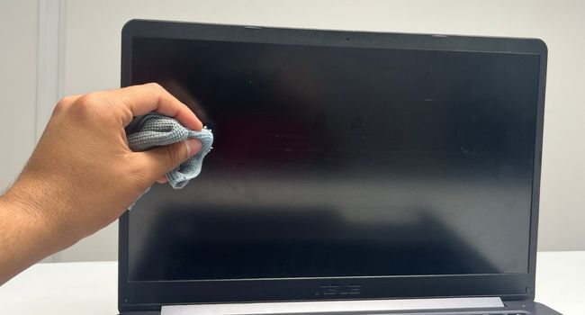 laptop lcd screen cleaning