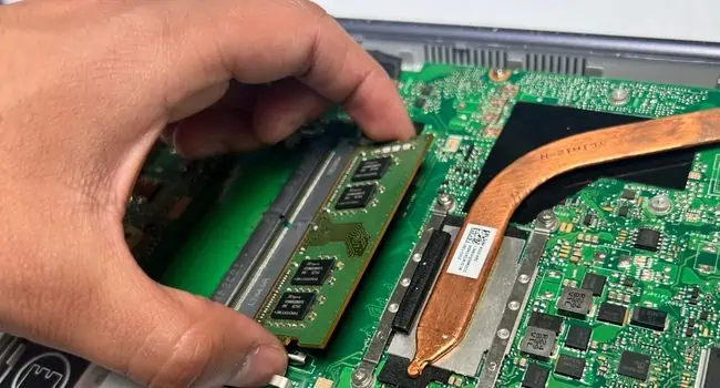 14 Ways to Fix Windows Boot Loop 69 laptop-ram-removal