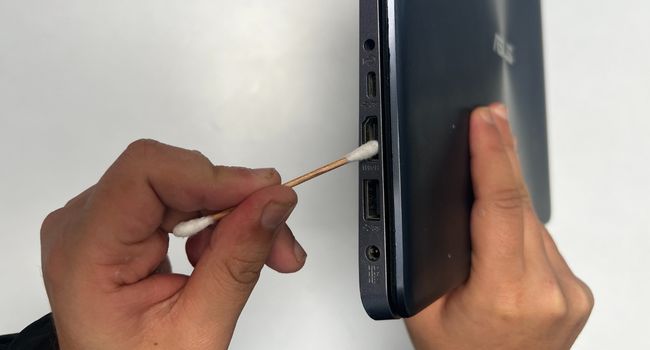 q tip cleaning laptop ports