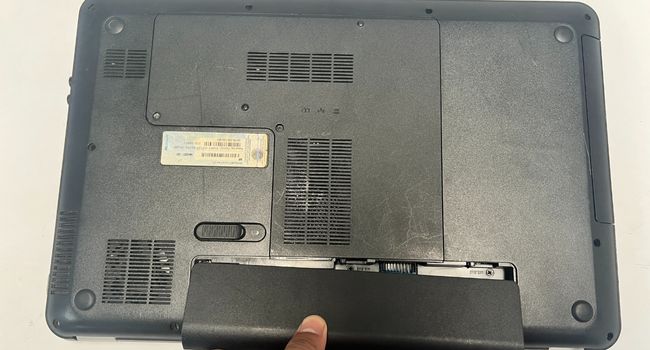 reinsert laptop external battery