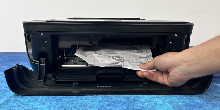 remove-stuck-papers-from-carriage-section
