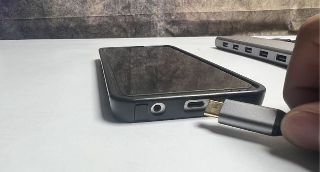 usb c smartphone charging port