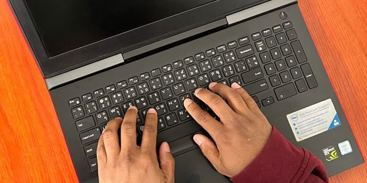 How to Reset a Laptop Keyboard