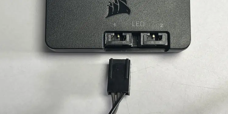 connect-rgb-to-12v-4pin-header