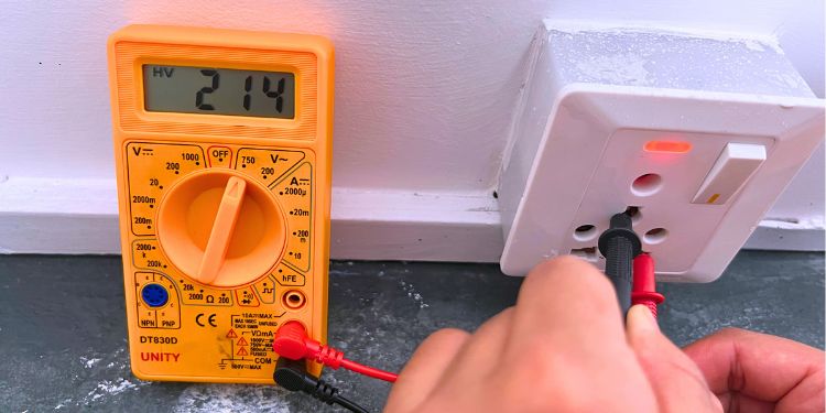 testing voltage of ground hole