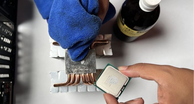 cleaning thermal paste