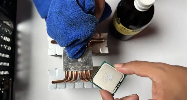 cleaning-thermal-paste