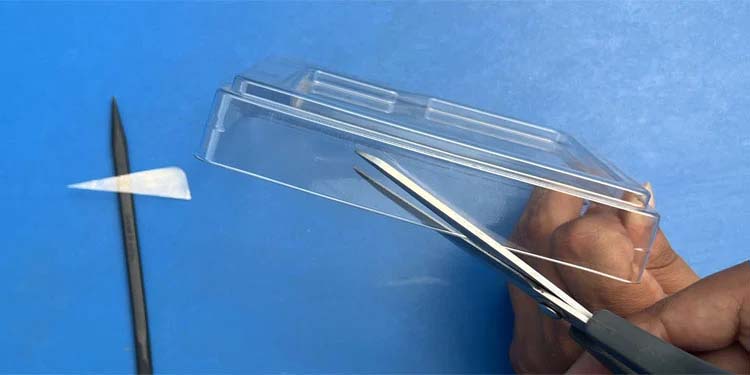 cut plastic pick