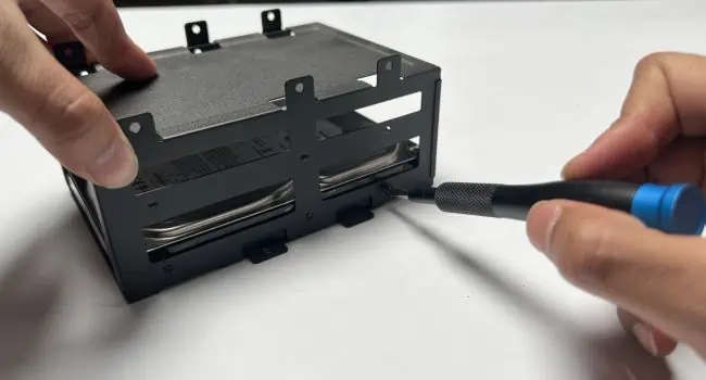 How to Install a Hard Drive? (Step-By-Step Guide) 17 hdd-cage