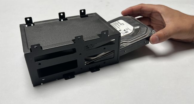 removing hdd from cage