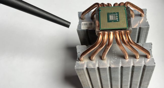 use dryer or heat gun to heat the heatsink