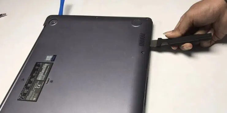 use-pry-tool-to-open-pc-case