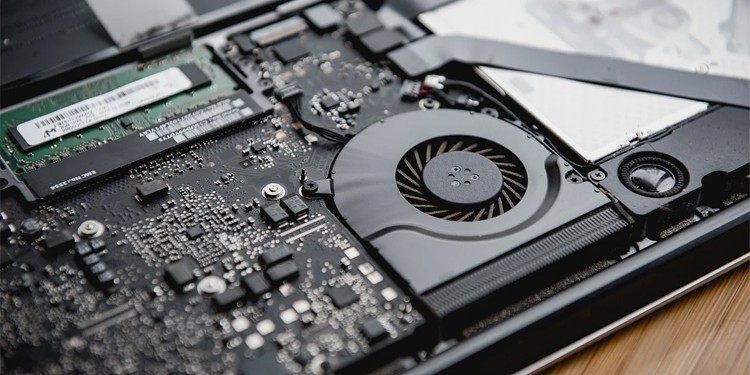 How to clean a laptop fan