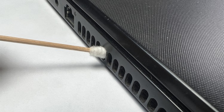 cotton-swab-laptop-body-vents