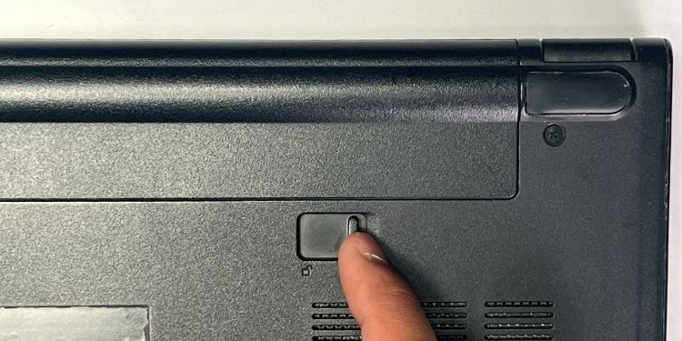 laptop battery with one switch