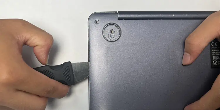 laptop-pry-prying-tool