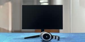 monitor blinking on and off