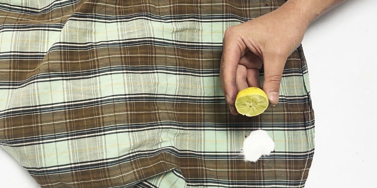 put-lemon-over-baking-soda-in-clothes