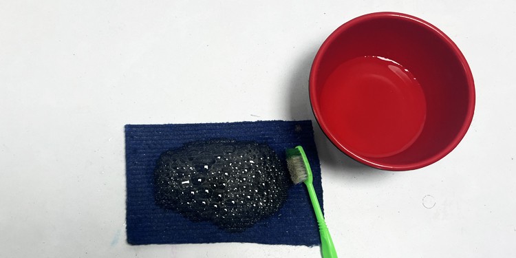 reaction-in-carpet-after-putting-vinegar