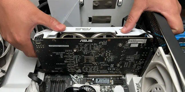 8 Ways to Fix Monitor Blinking On and Off 16 remove-gpu-from-motherboard-monitor-blinking